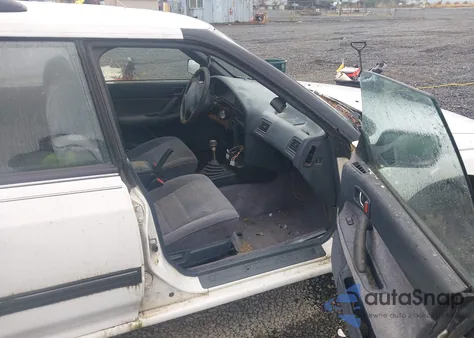 1993 Subaru Legacy L из США, поврежденный, VIN 4S3BJ6339P1946455